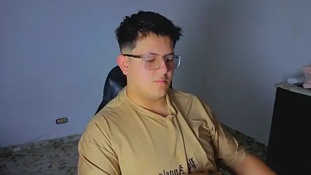 Snapshot of Ryan_Doretti chatting on October 13, 2025, 11:10 am Ryan Doretti online show from October 13, 2025, 11:10 am