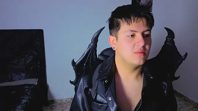 Snapshot of Ryan_Doretti chatting on October 31, 2025, 12:50 pm Ryan Doretti online show from October 31, 2025, 12:50 pm