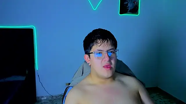 Snapshot of Ryan_Doretti chatting on November 22, 2025, 12:04 pm Ryan Doretti online show from November 22, 2025, 12:04 pm