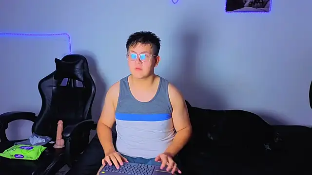 Snapshot of Ryan_Doretti chatting on November 28, 2025, 11:07 pm Ryan Doretti online show from November 28, 2025, 11:07 pm