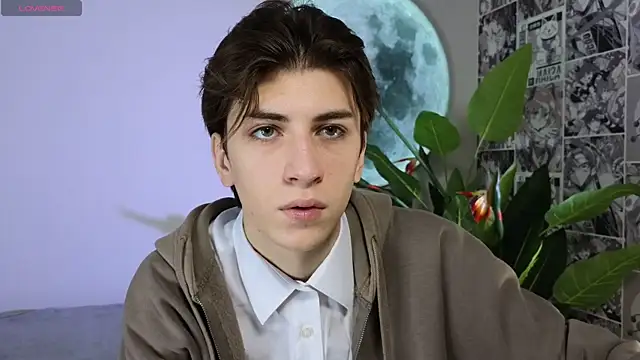Snapshot of Oliver_Starboy chatting on October 6, 2025, 8:12 am Oliver Starboy online show from October 6, 2025, 8:12 am