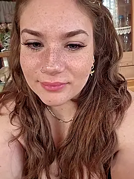 Snapshot of MaeNoir chatting on March 3, 2026, 3:29 pm MaeNoir online show from March 3, 2026, 3:29 pm