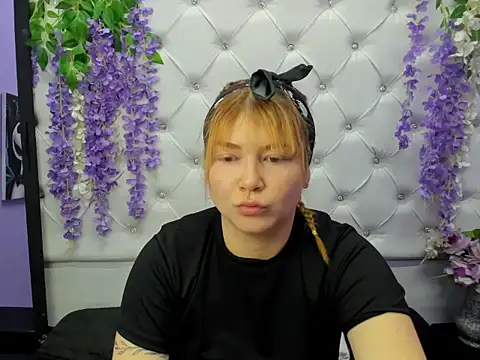 Snapshot of JuliettaRousse69 chatting on September 9, 2025, 12:26 pm JuliettaRousse69 online show from September 9, 2025, 12:26 pm