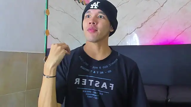 Snapshot of jeremytonner chatting on September 30, 2025, 6:24 pm jeremytonner online show from September 30, 2025, 6:24 pm