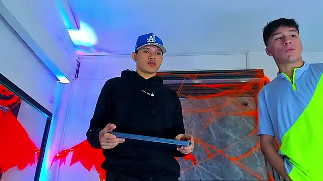 Snapshot of jeremytonner chatting on October 31, 2025, 4:02 am jeremytonner online show from October 31, 2025, 4:02 am