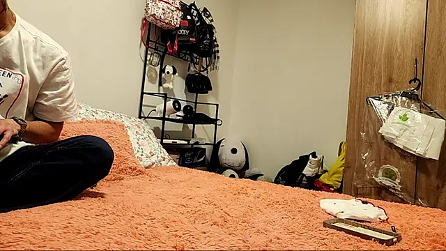 Snapshot of GingerRedxxx chatting on February 8, 2026, 3:43 am GingerRedxxx online show from February 8, 2026, 3:43 am