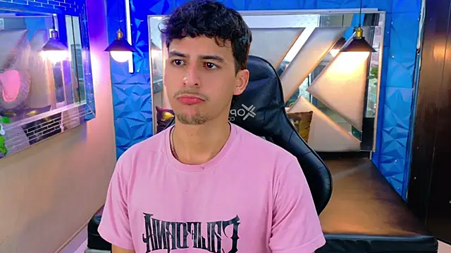 Snapshot of Alan_Del_Reyx chatting on September 21, 2025, 2:19 pm Alan Del Reyx online show from September 21, 2025, 2:19 pm