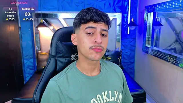 Snapshot of Alan_Del_Reyx chatting on September 24, 2025, 3:21 am Alan Del Reyx online show from September 24, 2025, 3:21 am