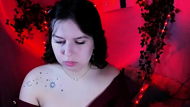 Snapshot of ChloeRicc chatting on February 15, 2026, 6:15 pm ChloeRicc online show from February 15, 2026, 6:15 pm