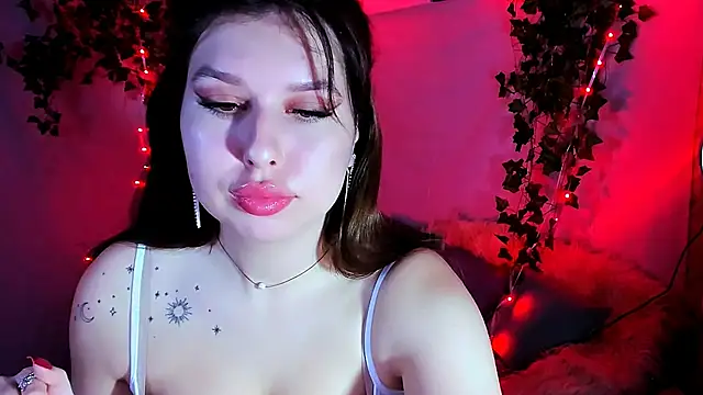 Snapshot of ChloeRicc chatting on February 20, 2026, 7:36 pm ChloeRicc online show from February 20, 2026, 7:36 pm