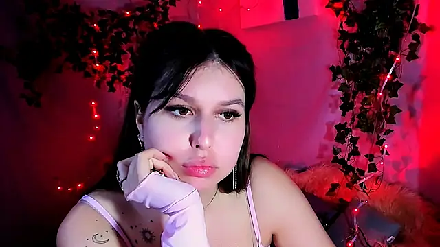 Snapshot of ChloeRicc chatting on February 21, 2026, 7:48 pm ChloeRicc online show from February 21, 2026, 7:48 pm