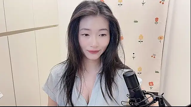 Snapshot of Rosalind_xixi chatting on September 18, 2025, 9:55 am Rosalind xixi online show from September 18, 2025, 9:55 am