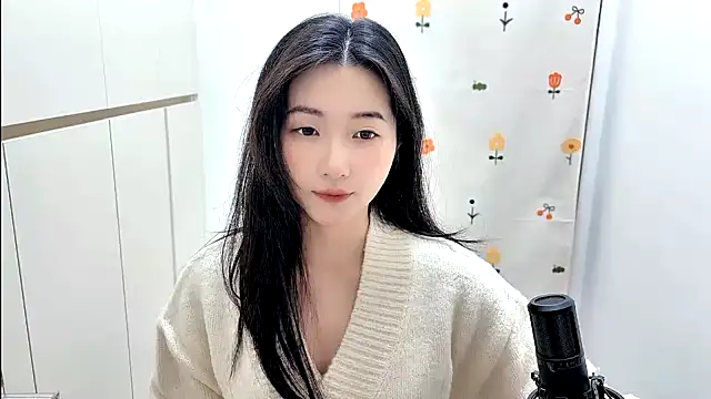 Rosalind xixi online show from November 18, 2025, 6:29 am