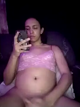 Snapshot of LunaMell chatting on October 15, 2025, 7:36 pm LunaMell online show from October 15, 2025, 7:36 pm