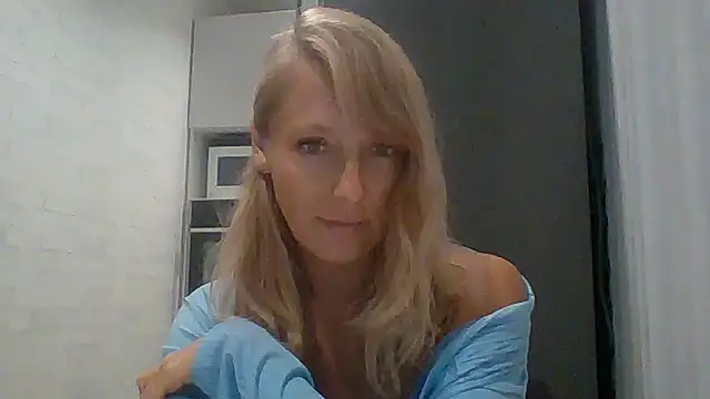 Vexxaa online show from October 3, 2025, 6:16 pm