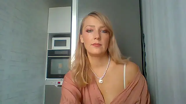 Vexxaa online show from November 14, 2025, 11:09 am