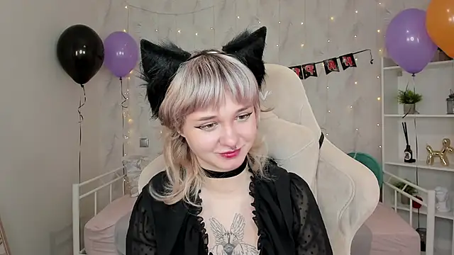 Tori Cutie online show from October 23, 2025, 2:00 am