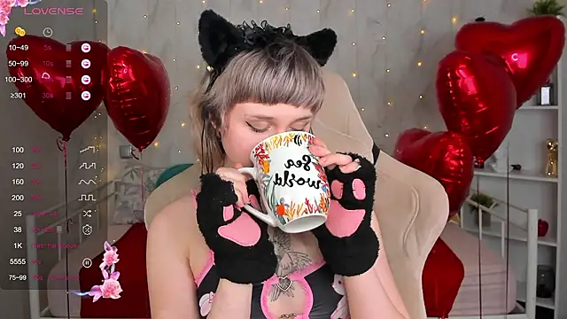 Snapshot of Tori_Cutie chatting on February 8, 2026, 12:03 am Tori Cutie online show from February 8, 2026, 12:03 am