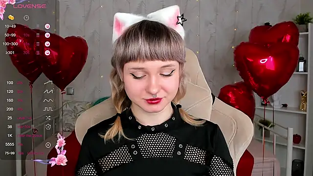 Snapshot of Tori_Cutie chatting on February 13, 2026, 12:06 am Tori Cutie online show from February 13, 2026, 12:06 am