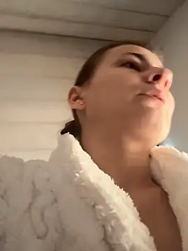 Snapshot of IsabellaEtha chatting on December 15, 2025, 10:08 am IsabellaEtha online show from December 15, 2025, 10:08 am