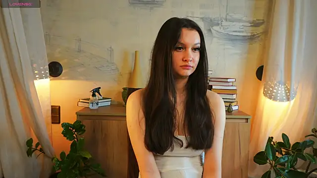 EvaDowe online show from October 11, 2025, 7:40 am