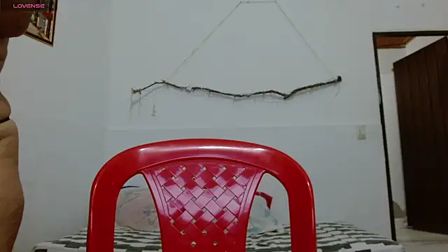 Snapshot of 18and45couple chatting on January 10, 2026, 9:52 pm 18and45couple online show from January 10, 2026, 9:52 pm