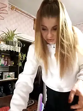 Hyupobigih online show from November 4, 2025, 8:30 pm