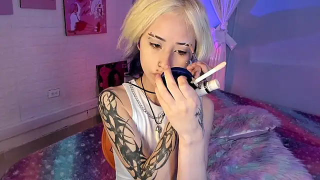 Snapshot of Hannahpage chatting on October 22, 2025, 11:54 am Hannahpage online show from October 22, 2025, 11:54 am