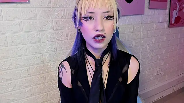 Snapshot of Hannahpage chatting on November 21, 2025, 12:37 pm Hannahpage online show from November 21, 2025, 12:37 pm