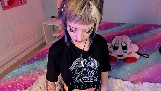 Snapshot of Hannahpage chatting on December 1, 2025, 12:10 pm Hannahpage online show from December 1, 2025, 12:10 pm