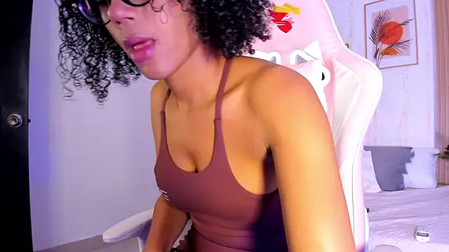 Ayleen Dunkan online show from October 31, 2025, 12:39 pm