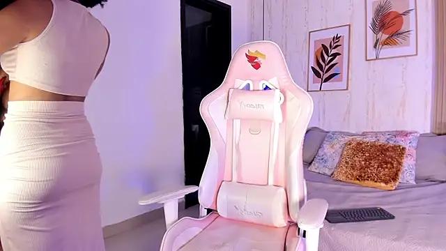 Ayleen Dunkan online show from November 15, 2025, 12:34 pm