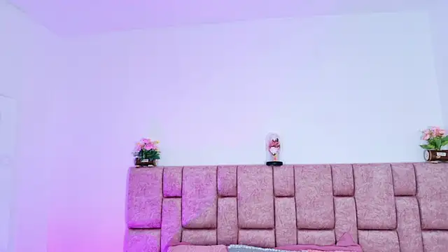 Snapshot of ScarlettLuxe chatting on November 13, 2025, 12:37 pm ScarlettLuxe online show from November 13, 2025, 12:37 pm