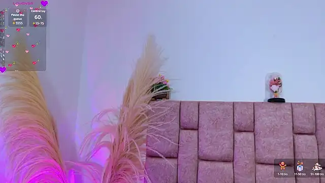 Snapshot of ScarlettLuxe chatting on December 18, 2025, 8:59 pm ScarlettLuxe online show from December 18, 2025, 8:59 pm