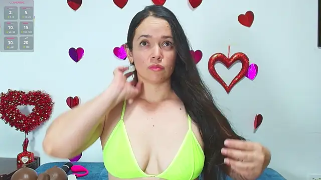 Snapshot of loreen_grey chatting on February 13, 2026, 8:38 pm loreen grey online show from February 13, 2026, 8:38 pm