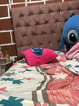 Rachellcooperrr online show from March 6, 2026, 6:32 am