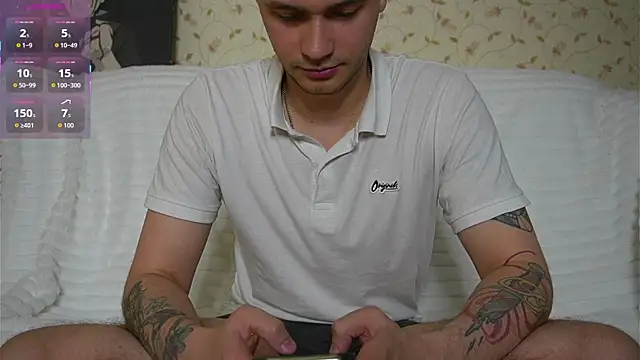 Snapshot of johnstoneisland chatting on April 22, 2026, 6:53 pm johnstoneisland online show from April 22, 2026, 6:53 pm