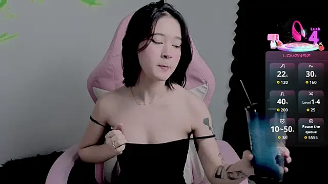 Snapshot of LilithCary chatting on October 2, 2025, 9:00 pm LilithCary online show from October 2, 2025, 9:00 pm