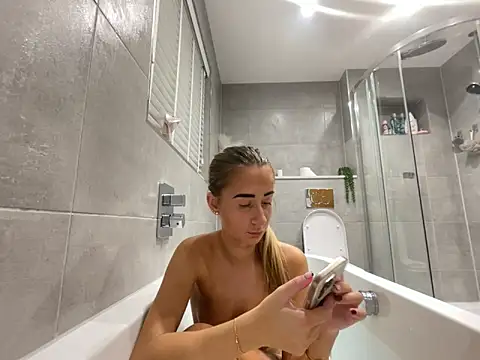 Snapshot of SexyySiSi chatting on November 13, 2025, 9:25 pm SexyySiSi online show from November 13, 2025, 9:25 pm