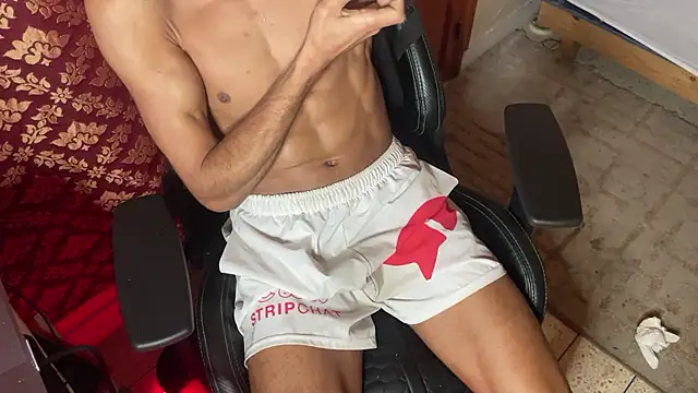 Snapshot of JUSTFORRICH chatting on November 8, 2025, 5:01 pm JUSTFORRICH online show from November 8, 2025, 5:01 pm