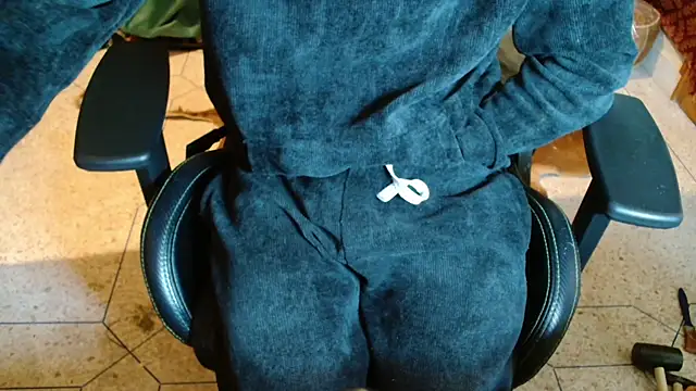 Snapshot of JUSTFORRICH chatting on February 16, 2026, 8:21 am JUSTFORRICH online show from February 16, 2026, 8:21 am