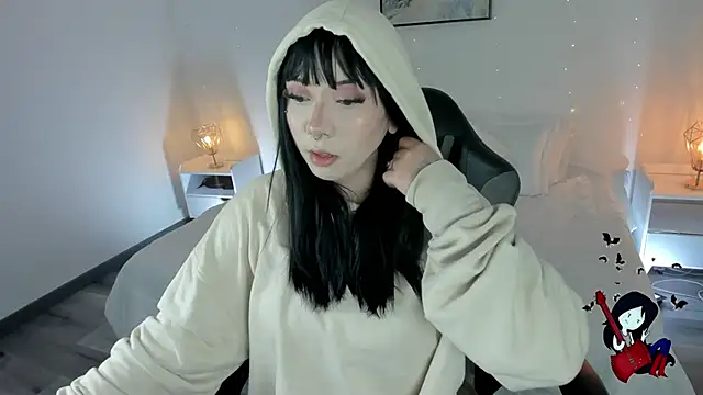 Noahcryptic online show from October 30, 2025, 6:04 am