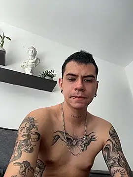 Snapshot of chris_suarez chatting on March 7, 2026, 7:00 pm chris suarez online show from March 7, 2026, 7:00 pm