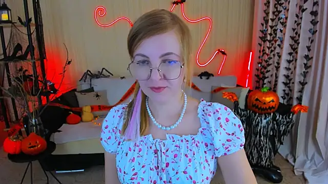 YourUniverser online show from October 25, 2025, 9:28 am