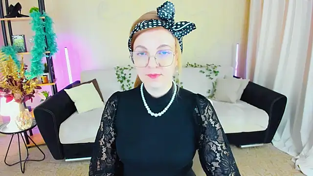 YourUniverser online show from November 25, 2025, 9:20 am