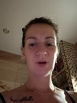 Snapshot of EvvaMur chatting on September 23, 2025, 12:57 am EvvaMur online show from September 23, 2025, 12:57 am