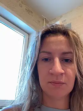 Snapshot of EvvaMur chatting on October 2, 2025, 12:39 am EvvaMur online show from October 2, 2025, 12:39 am