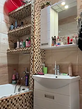 Snapshot of EvvaMur chatting on October 15, 2025, 1:06 am EvvaMur online show from October 15, 2025, 1:06 am