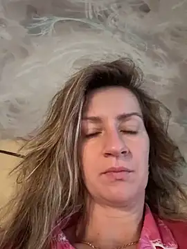 Snapshot of EvvaMur chatting on October 16, 2025, 12:55 am EvvaMur online show from October 16, 2025, 12:55 am