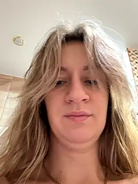 Snapshot of EvvaMur chatting on October 30, 2025, 2:02 am EvvaMur online show from October 30, 2025, 2:02 am